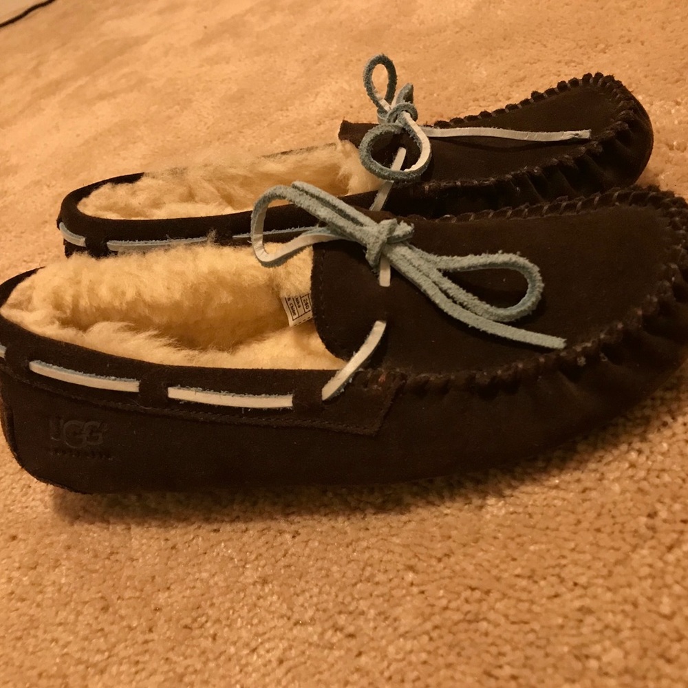 UGG Women’s Dakota Moccasin, Size 7 Brown/Blue